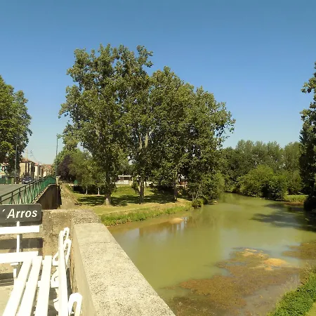 No 5 Plaisance Bed & Breakfast 3*